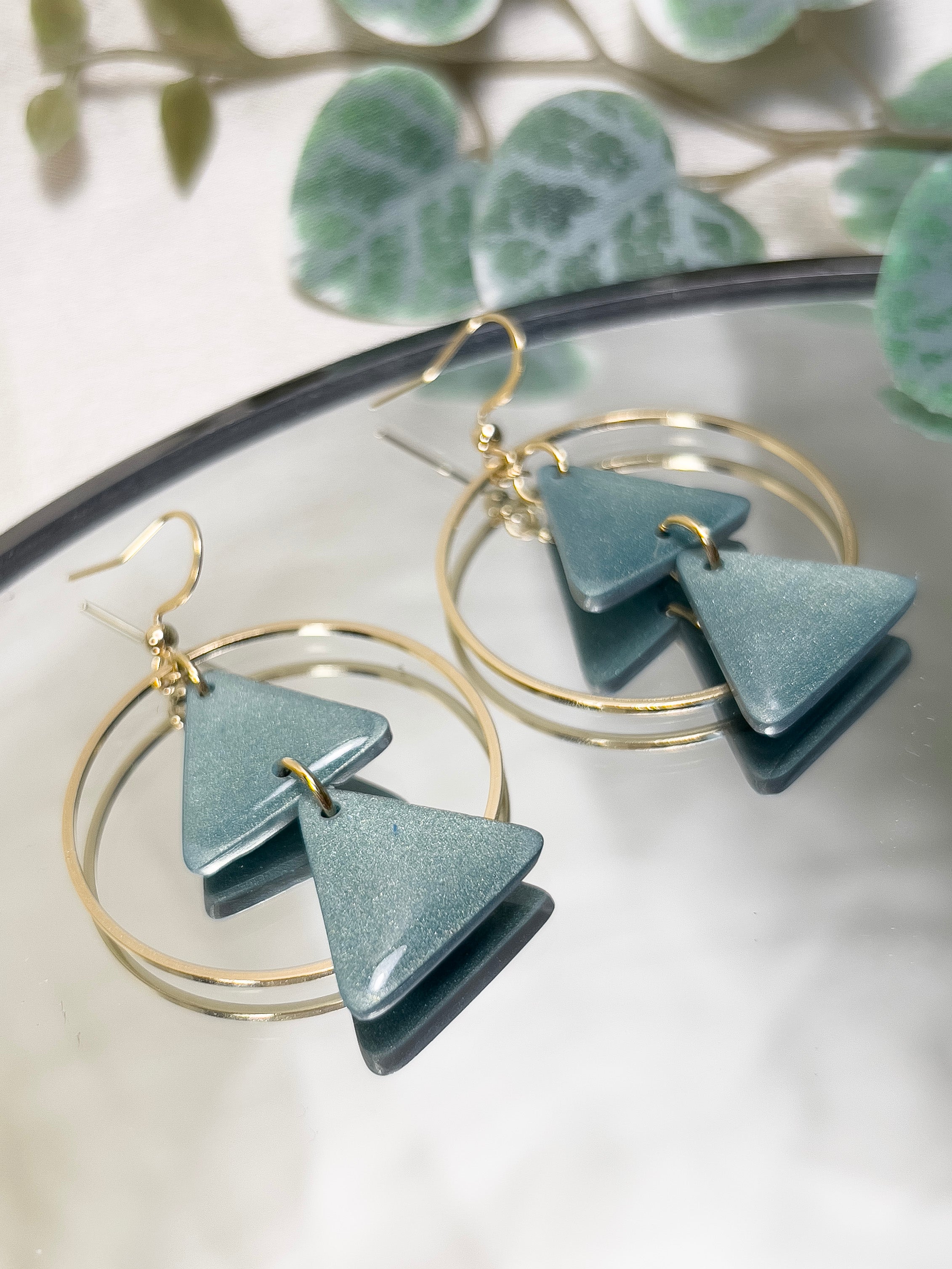 Bijoux-boucles-d-oreilles-elegant-fantaisie-vert-emeraude-triangle-isae